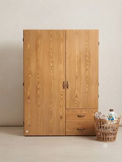 Wardrobe closet