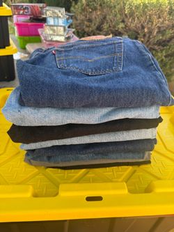 Size 32 30 33 34 jeans Levi’s