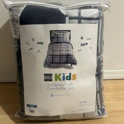 New Kids 2 Piece Plush Comforter Set 