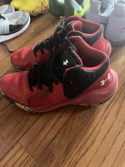 Under Armour Basketball Shoes boys 6.5