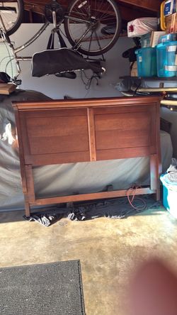 Maplewood headboard for a queen bed Maplewood headboard for a queen bed