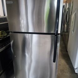 Frigidaire Refrigerator Top And Bottom Stainless Steel Works Good 👍
