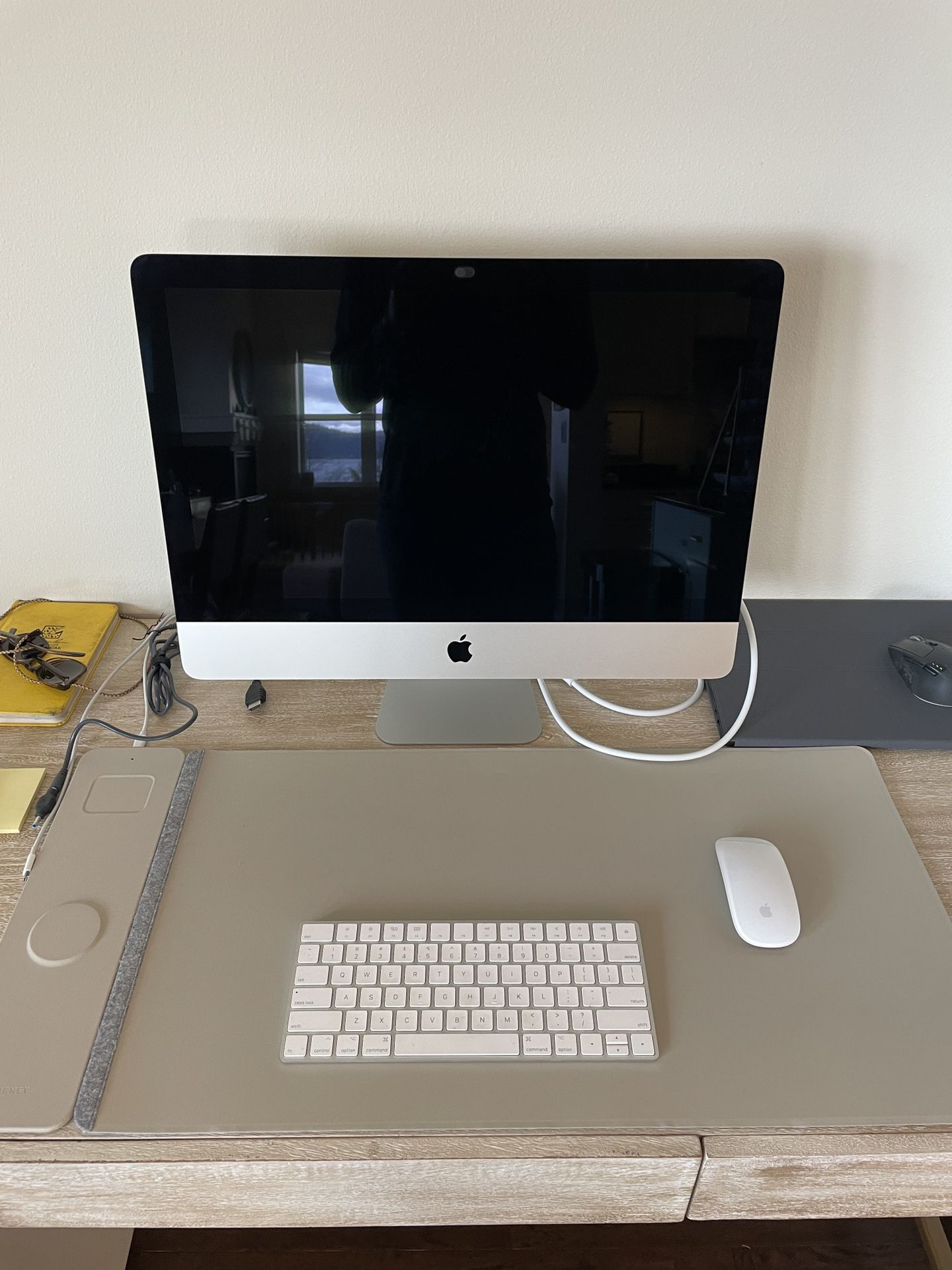 Apple iMac 2017 21.5” 8GB RAM 1TB Fusion Drive