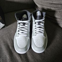 Jordan's 1 Mid