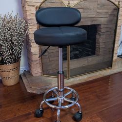 Swivel Stool With Wheels