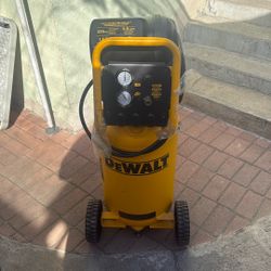15 Gal. Portable Electric Air Compressor by DEWALT