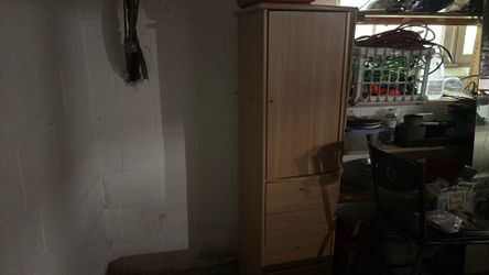Shelves Cupboards swivel barstools