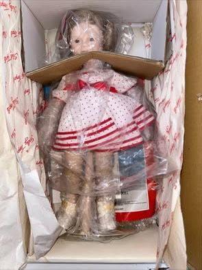 Vintage 1986 Shirley Temple doll “Stand Up and Cheer