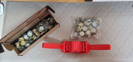 Cap tool with caps