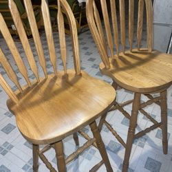 Wood Swivel Bar Stool 