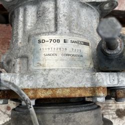 Used Mazda B2200 air conditioning, compressor,