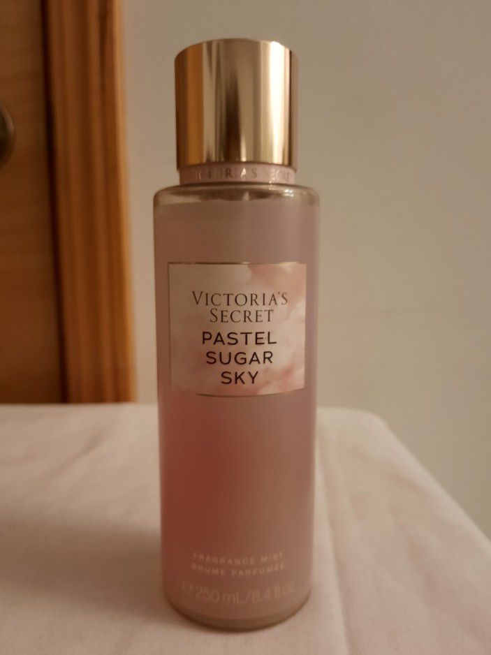 Victoria's Secret Pastal Sugar Sky Fragrance Spray 