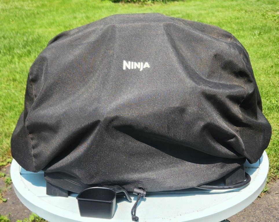Ninja Woodfire 7-in-1 Outdoor Electric Grill & Pellet Smoker (Lightly Used)