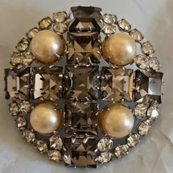Broushe New 1 .5 Inch Silver Black Stones