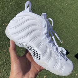 Sz 9 $120 Nike Foamposite NEW $120 FIRM NO TRADES