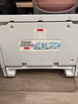 Rubbermaid Study Station / Super Station 2 changing table