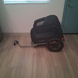 Brand New Tow Behind Bike Trailer Fot Dogs Never Used