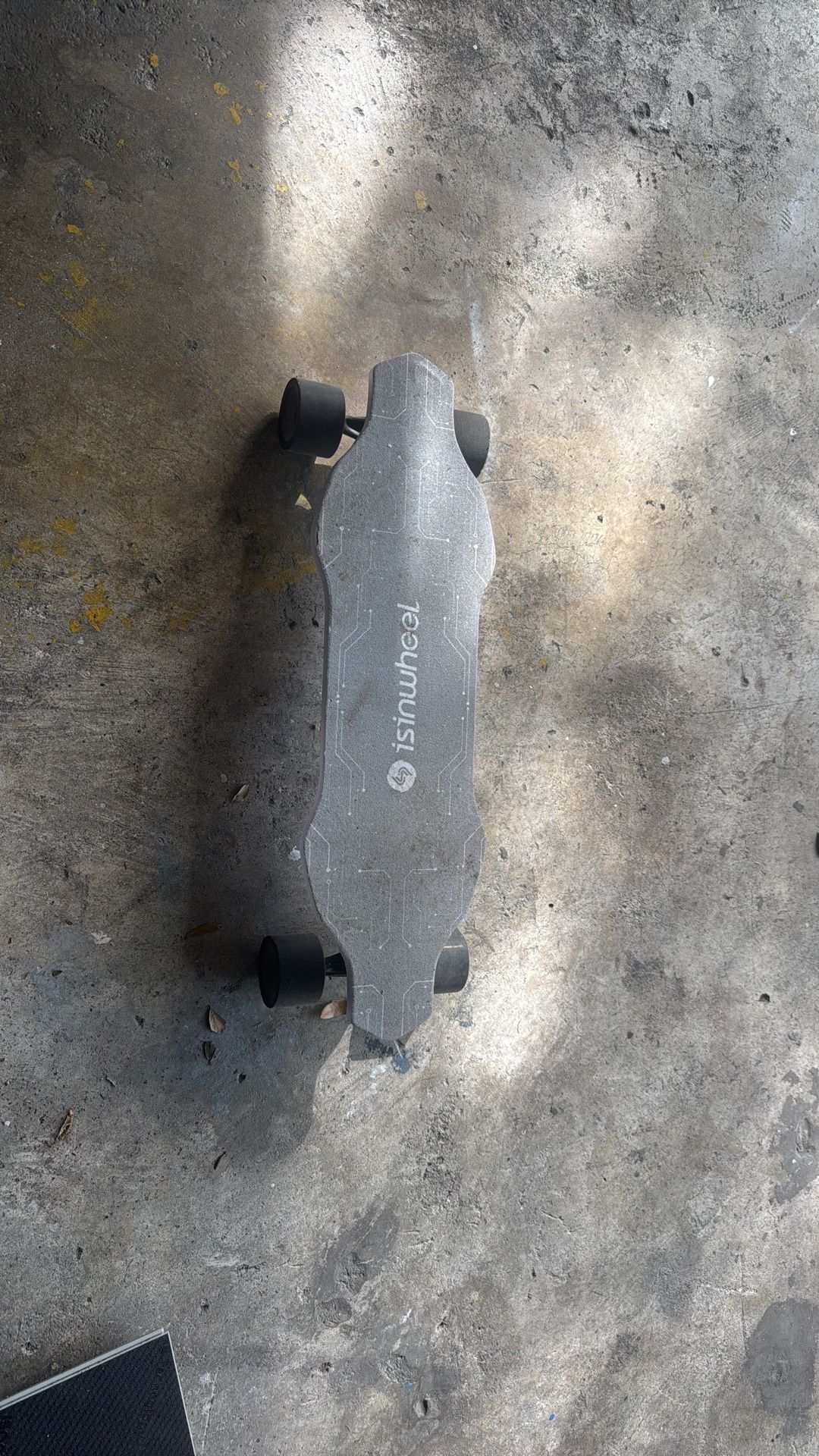 Electric skateboard