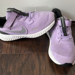 Nike Revolution Shoes For Girls