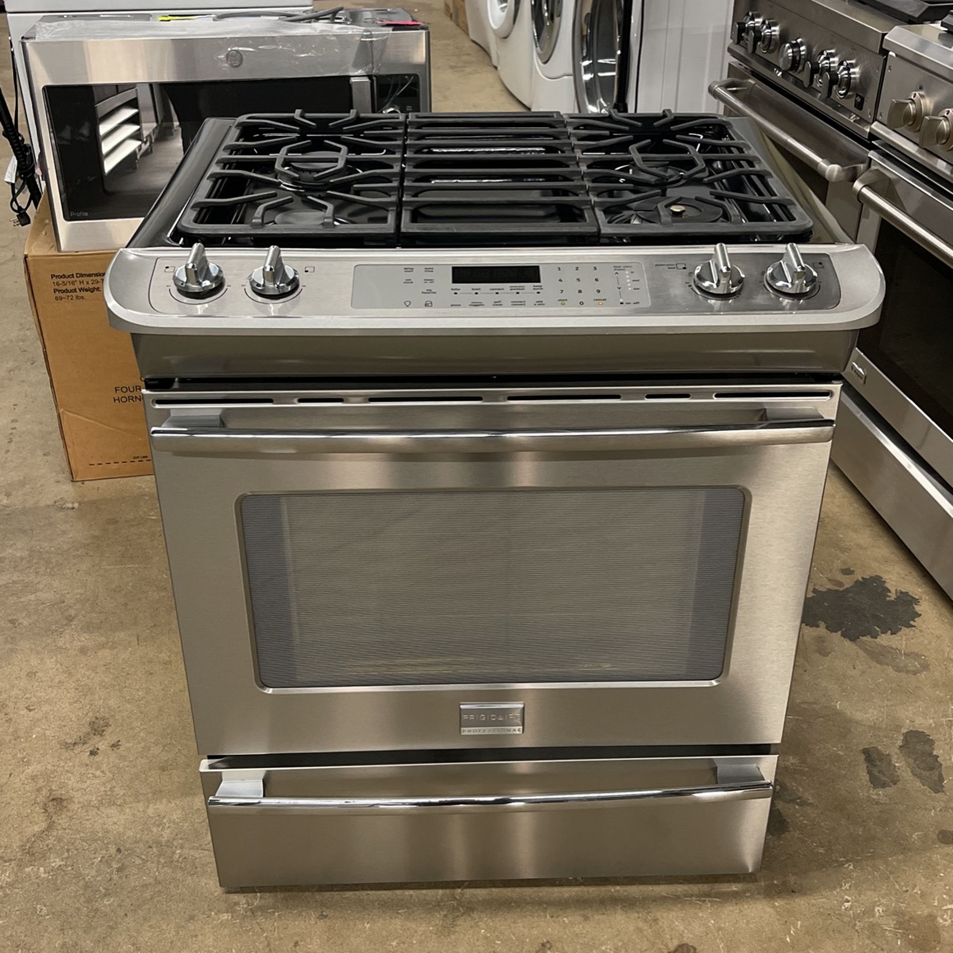 Frigidaire Profesional Slide- in Gas Stove Stainless Steel 