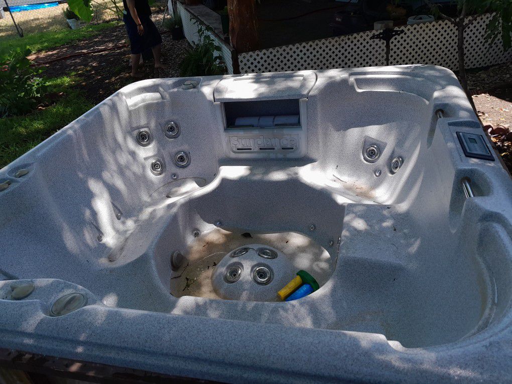 Sundance Hot Tub 