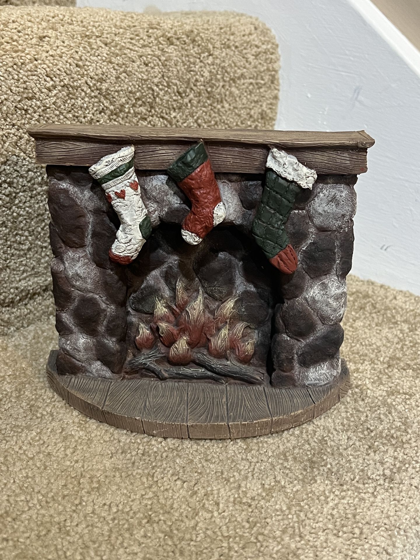 SARAH'S ATTIC CHRISTMAS STONE FIREPLACE 1993 COLLECTIBLE ACCESSORIES