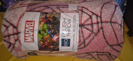 New Spiderman throw blanket