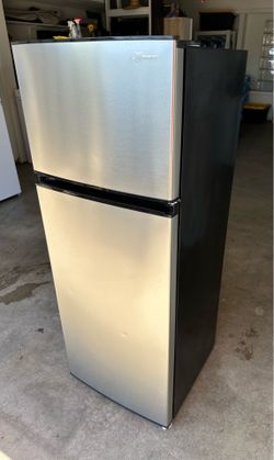Seasons Refrigerator 7.1 cu ft (1 month warranty)