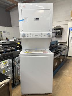 New Frigidaire Electric Washer/Dryer Laundry Center