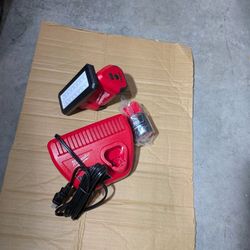 Milwaukee M12 Rover Light With Battery And Charger New