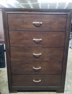 TALL DRESSER/ GAVETERO ALTO