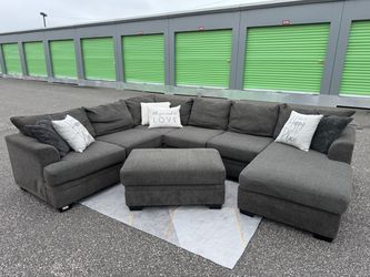 FREE DELIVERY AND INSTALLATION - Large Gray Sectional Sofa w/ Chaise & Ottoman