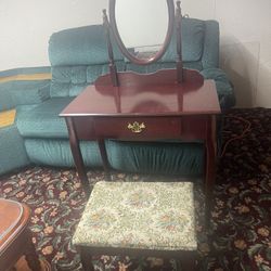 Vanity Table For Make Up