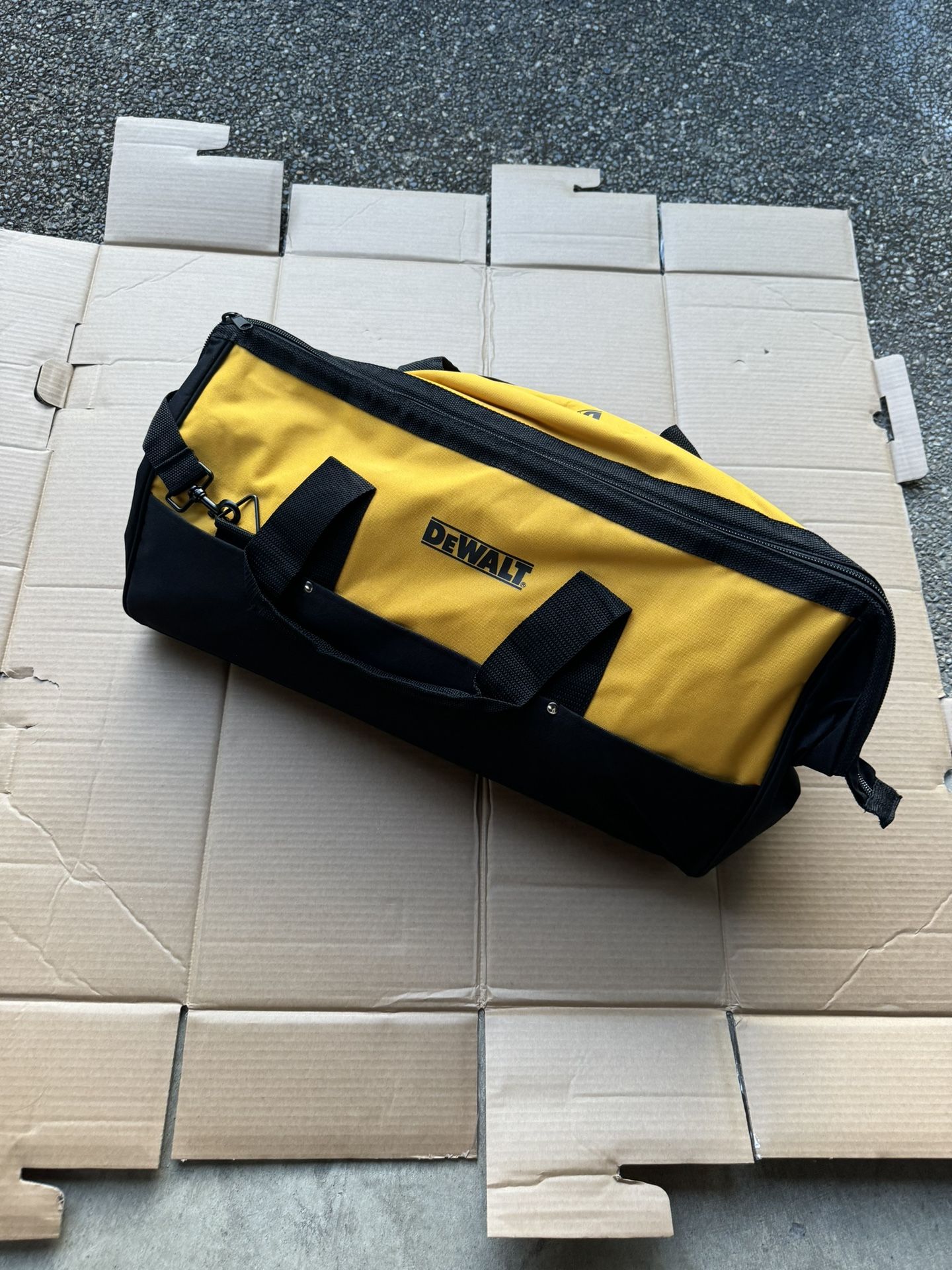 Dewalt Big Contractor Bag