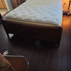 Queen Bedroom Set