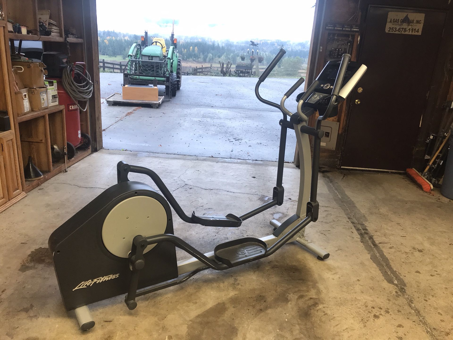Life Fitness Elliptical 