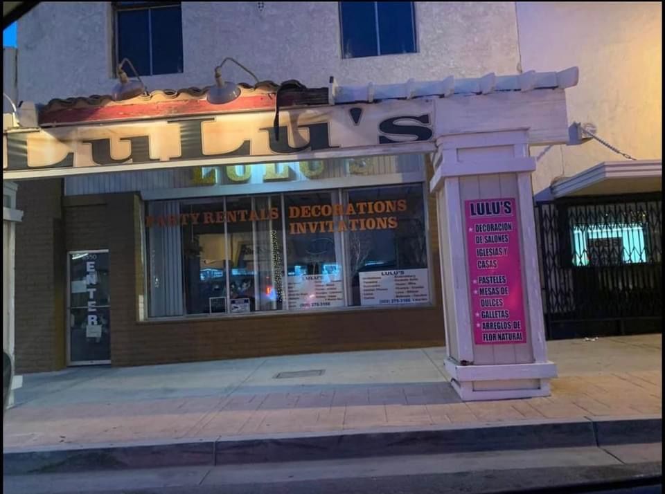 Vendo Todo Denme Una Buena Oferta 200 Tuxedos 6 Vestidos De 15añera Centros De MEsas Backdrop Manteleria Moños Cubresillas Runner Ramos Etc