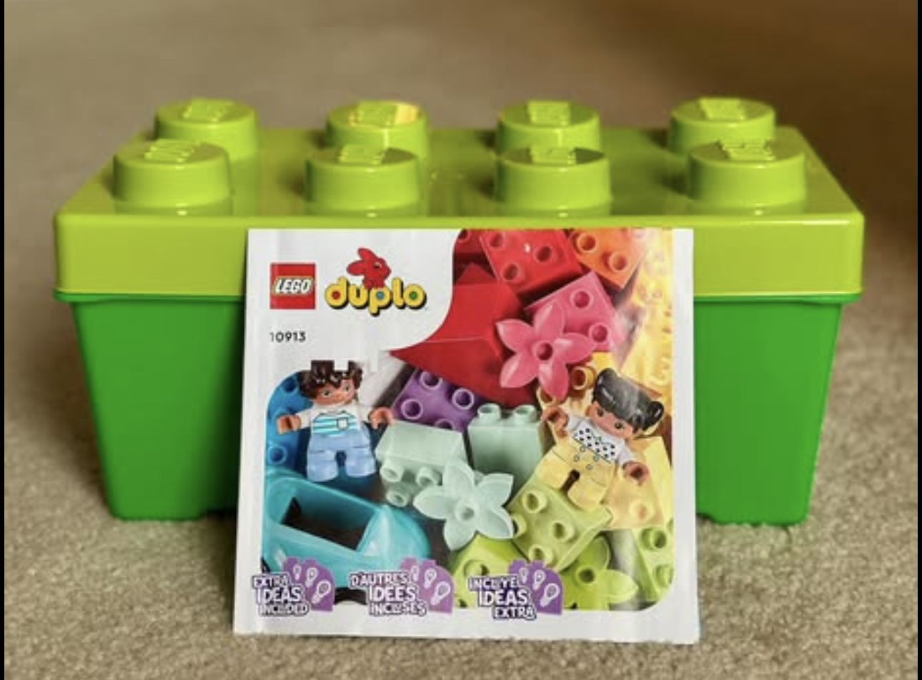 Chuckle and Roar Bowling Set