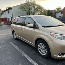 2011 Toyota Sienna