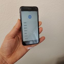 IPHONE 7..32GB FACTORY UNLOCK ANY SIM 