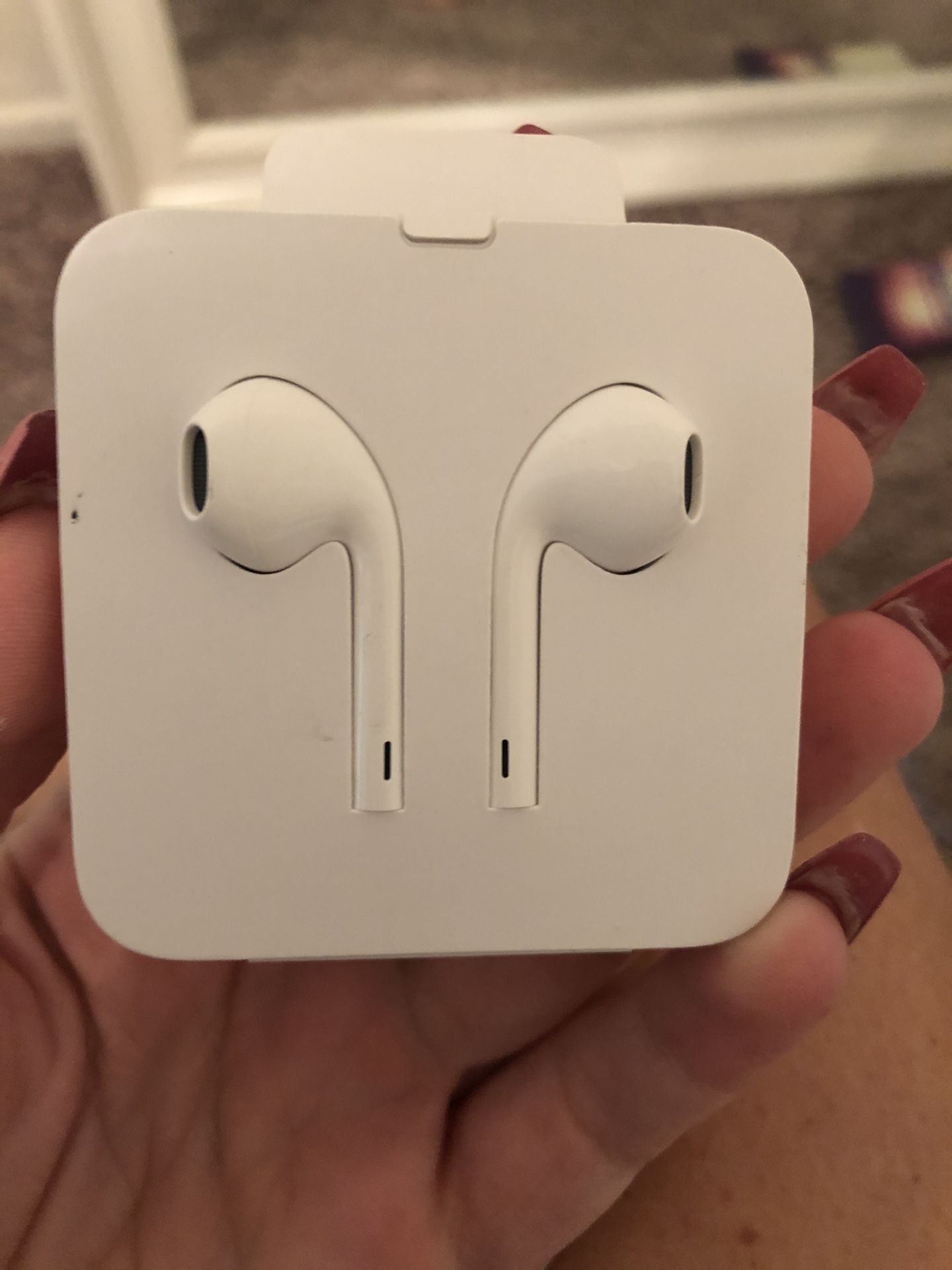 Apple headphones and connector