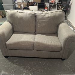 Loveseat 
