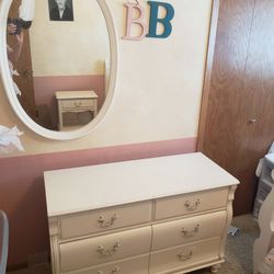 Girls 4 Piece Bedroom Set Made By Stanley 