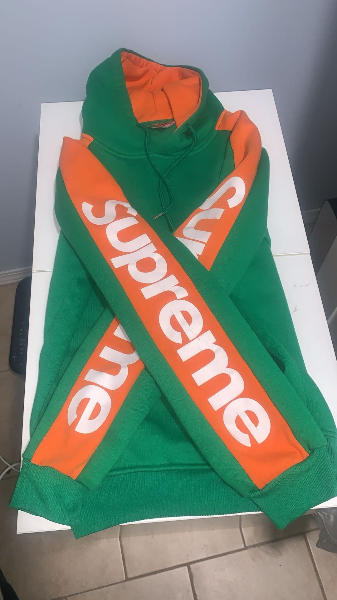 Supreme Hoodie 