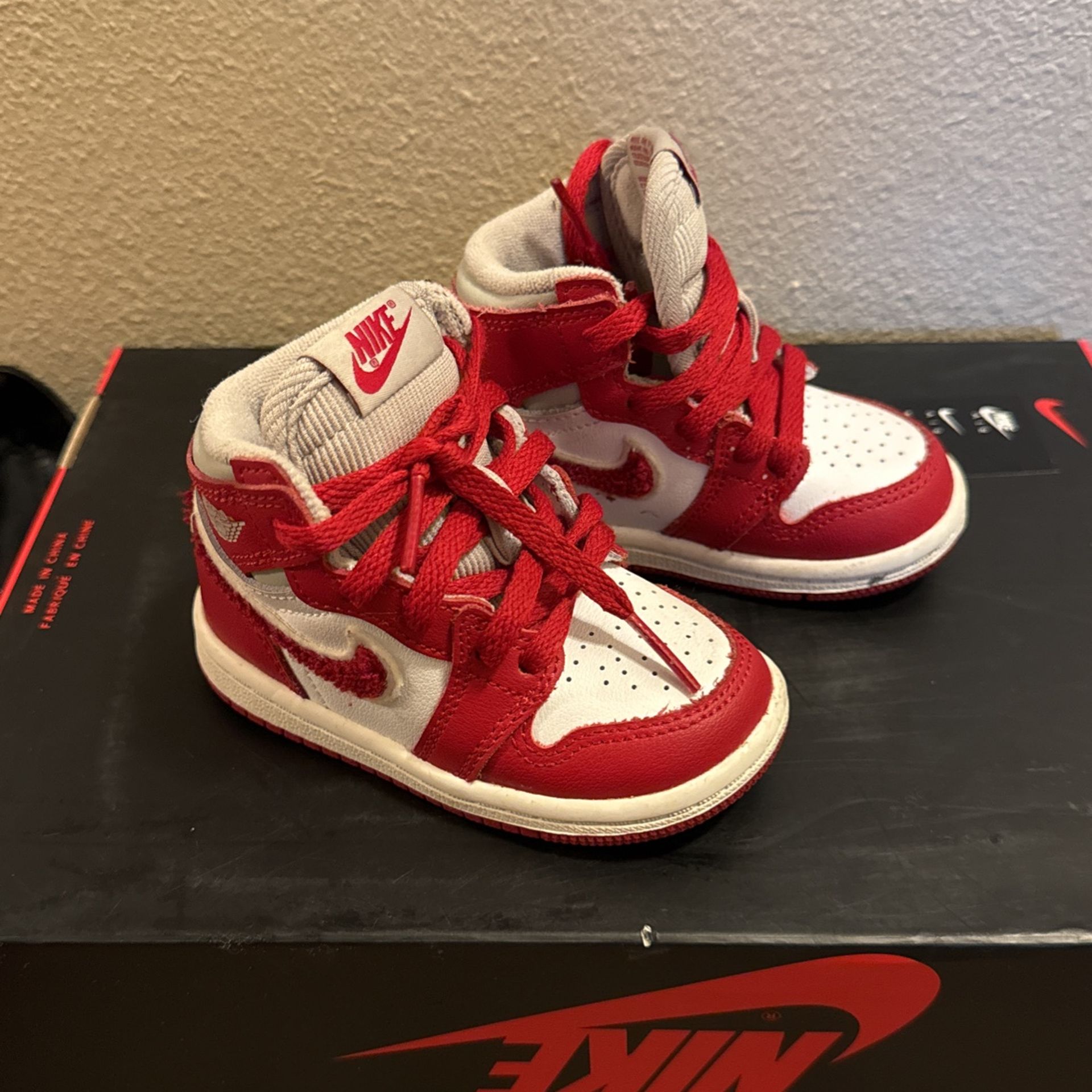 Jordan 1 Retro High 'Newstalgia Chenille Toddler 5c