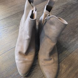 Women's Target Short Boots Size 7.5 Tan $5.00