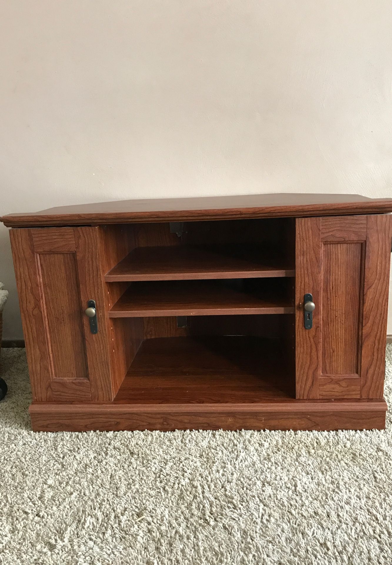 Corner TV stand