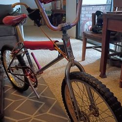 Old school Bmx 79 Laguna.With All Good Old school Parts