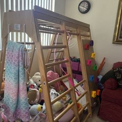 Indoor/Outdoor Jungle gym/rock-climbing/playground For Kids 2-5….. OBO