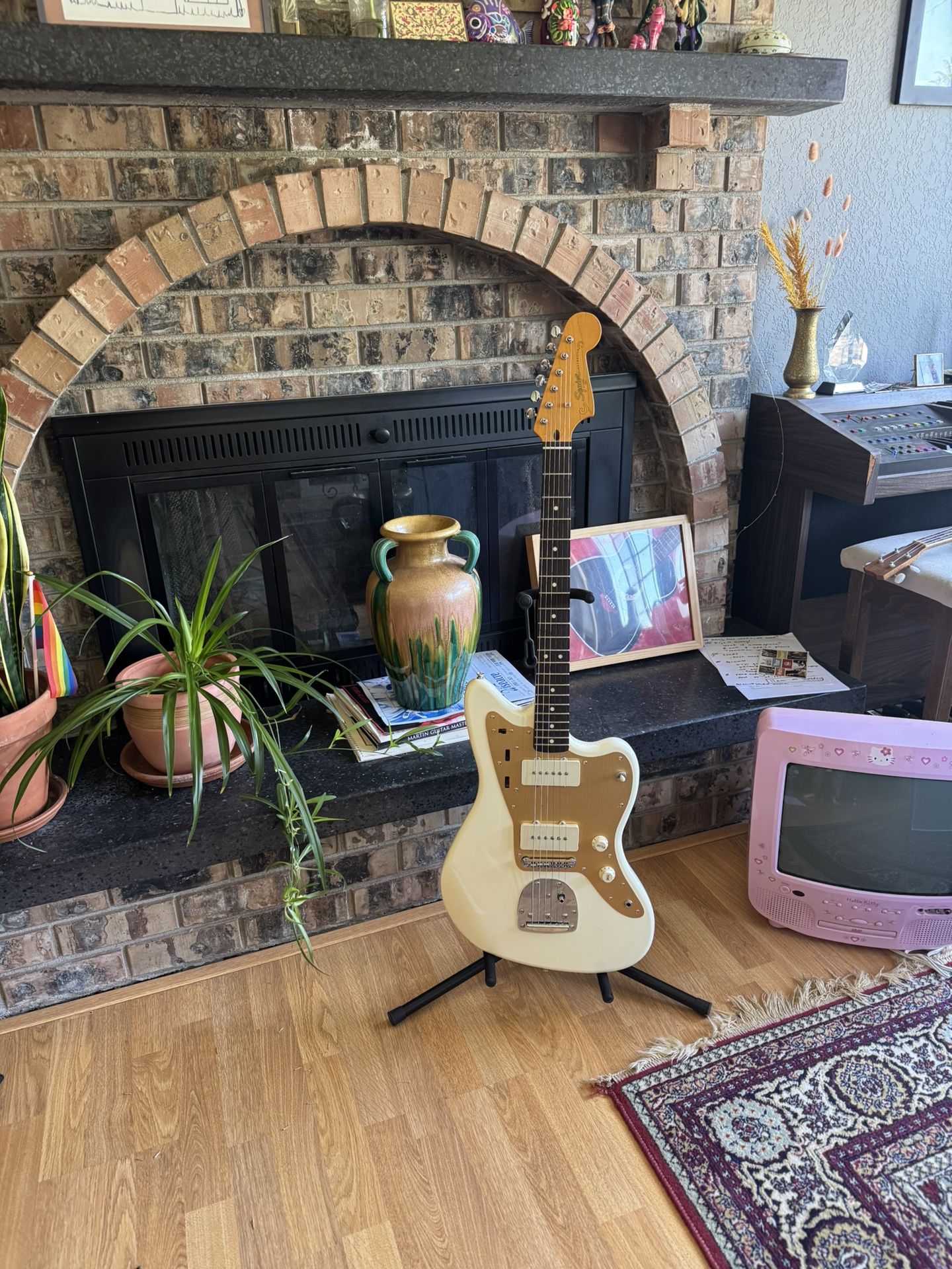 J. Mascis Fender Jazzmaster Squire Electric Guitar- White & Gold (like new!)